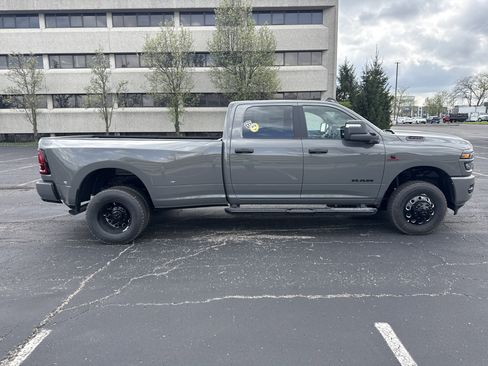 New 2026 RAM 3500 Big Horn AWD/4WD image 11