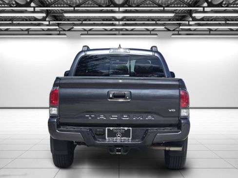 Used 2021 Toyota Tacoma Limited RWD image 8