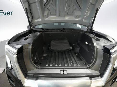 Used 2024 GMC Sierra EV Denali image 15