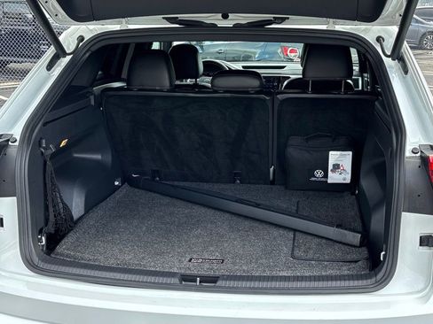 Used 2022 Volkswagen Atlas Cross Sport SE image 25