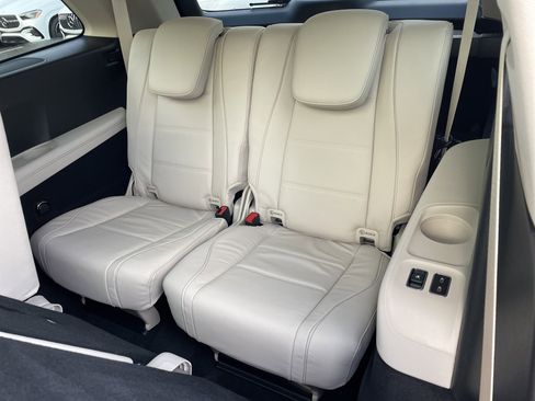 New 2026 Mercedes-Benz GLS 450 4MATIC image 40