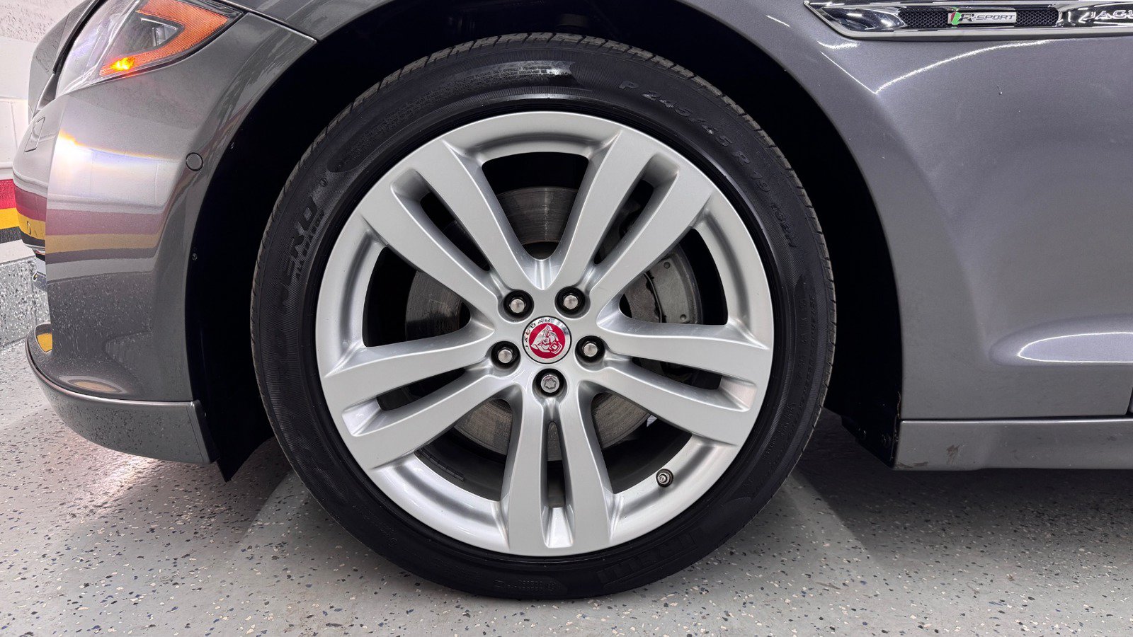 Used 2016 Jaguar XJ R-Sport AWD/4WD image 15