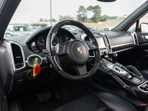 Used 2011 Porsche Cayenne Sport Utility 4D image 18