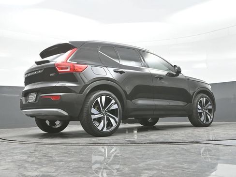 Used 2024 Volvo XC40 B5 Ultimate w/ Protection Package Premier AWD/4WD image 28