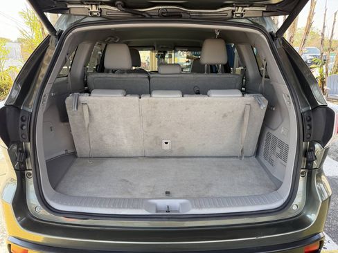 Used 2015 Toyota Highlander Plus FWD image 7
