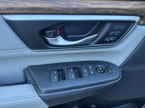 Used 2017 Honda CR-V EX-L image 9