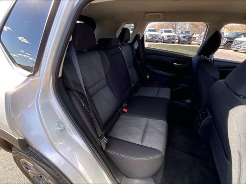 Used 2024 Nissan Rogue SV image 18