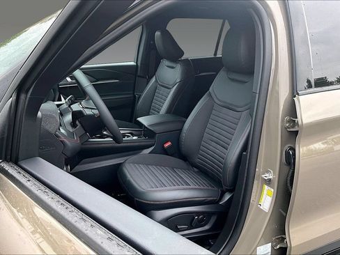 New 2026 Ford Explorer ST-Line w/ ST-Line Street Pack AWD/4WD image 6