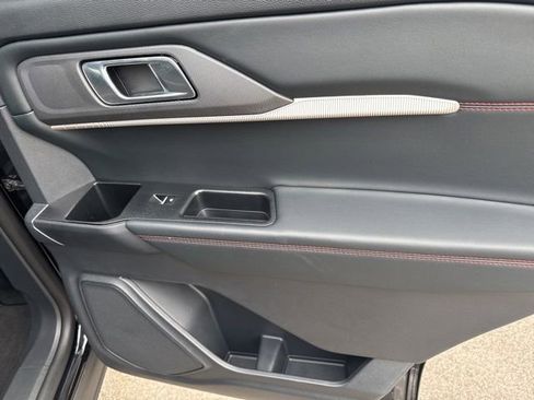 Used 2025 Ford Explorer ST-Line w/ ST-Line Street Pack image 51