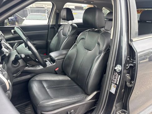 Used 2021 Kia Sorento S w/ Panoramic Sunroof Package AWD/4WD image 9