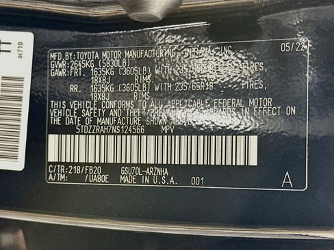 Used 2022 Toyota Highlander LE FWD image 12