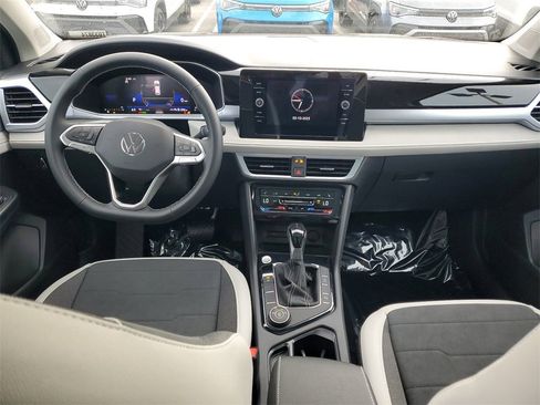 New 2025 Volkswagen Taos SE image 6