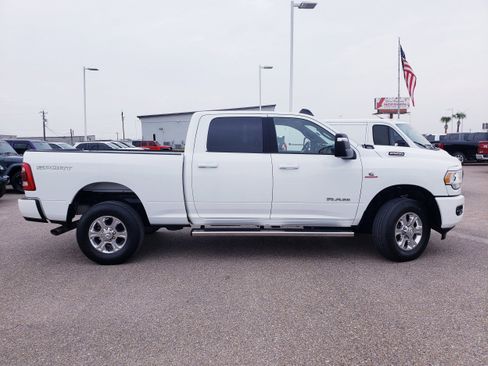 Used 2024 RAM 2500 Big Horn w/ Sport Appearance Package image 8