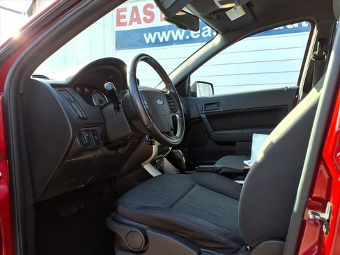 Used 2011 Ford Focus SE w/ 201A Rapid Spec Order Code image 8