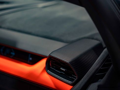Used 2025 Lamborghini Revuelto AWD/4WD image 45