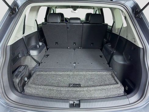 Used 2023 Volkswagen Tiguan SE image 25