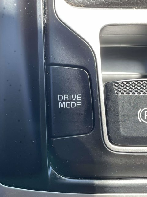 Certified 2024 Kia Carnival LX FWD image 30