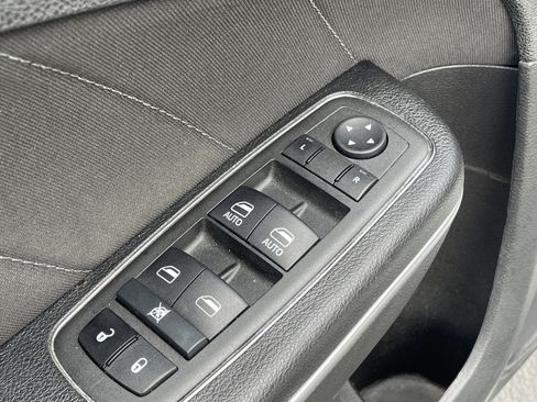 Used 2022 Dodge Charger SXT RWD image 14