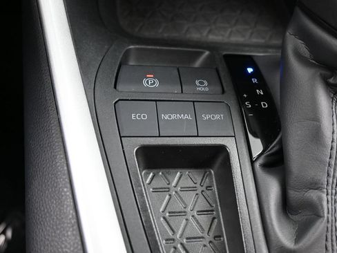 Used 2025 Toyota RAV4 XLE Premium FWD image 28