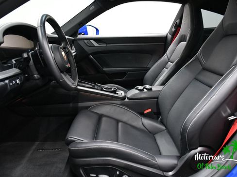 Used 2025 Porsche 911 Carrera RWD image 41