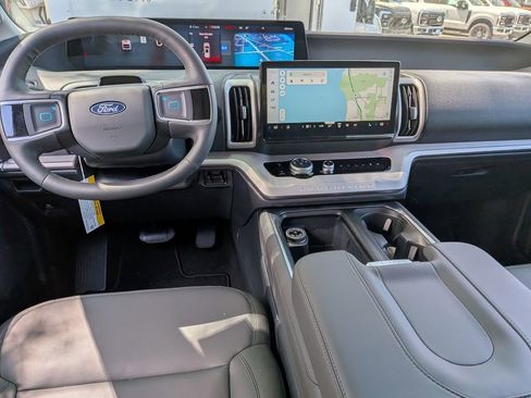 New 2026 Ford Expedition Active RWD image 27