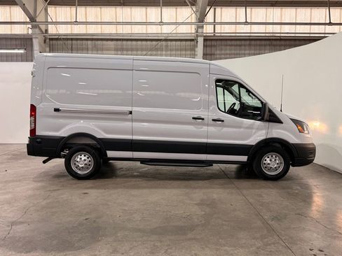 New 2026 Ford Transit 250 148 Medium Roof Extended AWD image 9