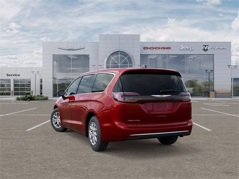 New 2026 Chrysler Pacifica Select image 3