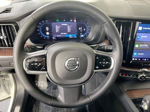 Used 2023 Volvo XC60 B5 Plus w/ Protection Package Premier image 11