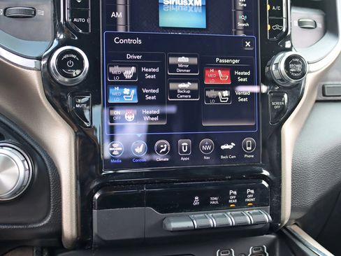 Used 2019 RAM 1500 Laramie w/ Sport Appearance Package AWD/4WD image 26
