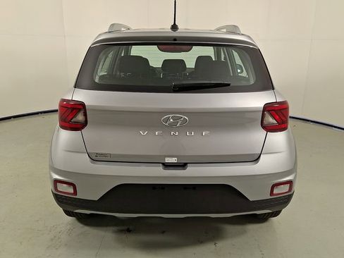 New 2026 Hyundai Venue SEL FWD image 5