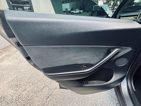 Used 2023 Tesla Model Y Long Range AWD/4WD image 12