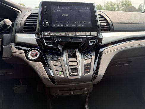 Used 2018 Honda Odyssey Elite image 9