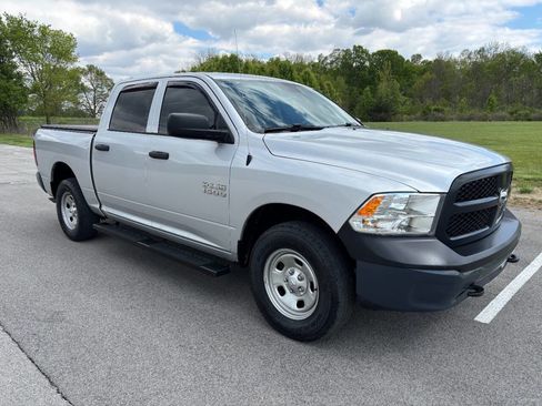 Used 2016 RAM 1500 Tradesman w/ Popular Equipment Group AWD/4WD image 4