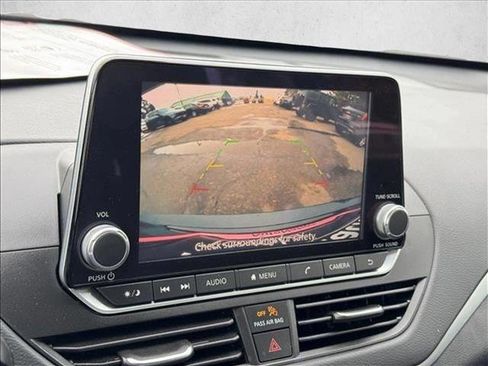 Used 2022 Nissan Altima 2.5 SV image 14