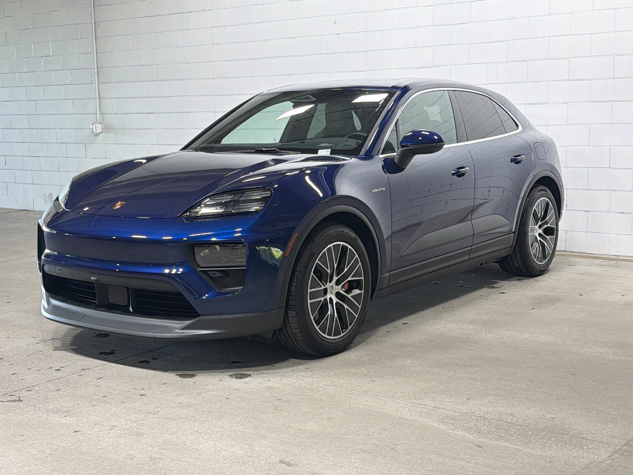 Certified 2026 Porsche Macan 4S Electric AWD/4WD image 1