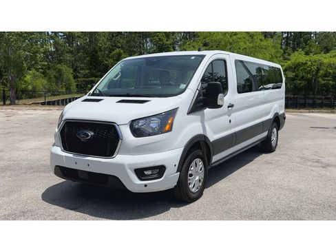Used 2024 Ford Transit 350 XLT RWD image 4