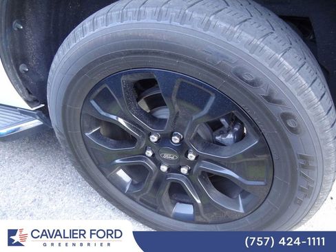 Used 2023 Ford Expedition XLT AWD/4WD image 12