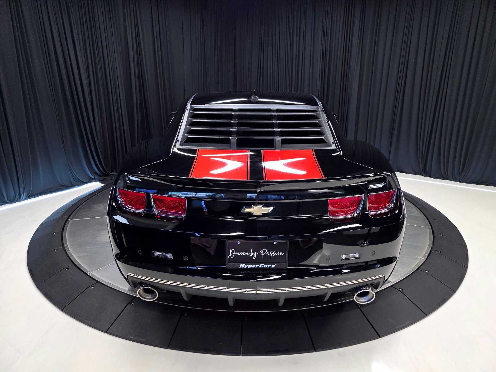 Used 2010 Chevrolet Camaro SS w/ Orange Stripe Package RWD image 11