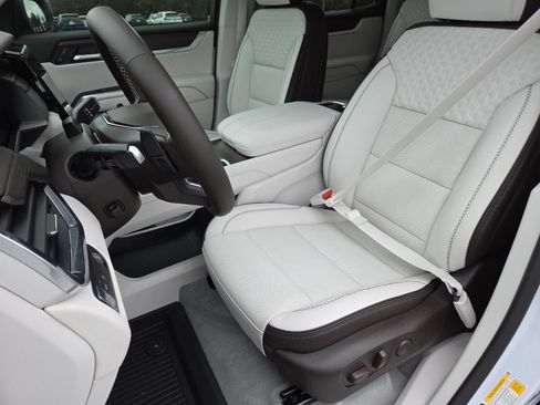 New 2026 GMC Acadia Denali w/ Super Cruise Package FWD image 27
