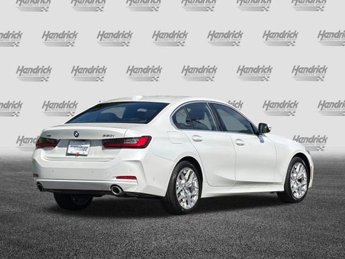 Used 2025 BMW 330i xDrive Sedan w/ Premium Package image 5