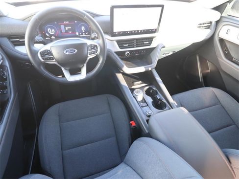 Certified 2025 Ford Explorer Active image 6