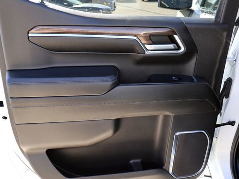 Used 2024 Chevrolet Silverado 1500 LT image 13