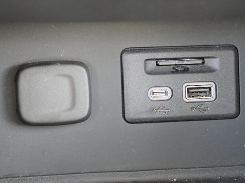 Used 2023 GMC Acadia Denali w/ Denali Ultimate Package image 27