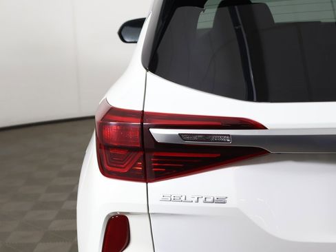 Used 2023 Kia Seltos S w/ Navigation Package image 15