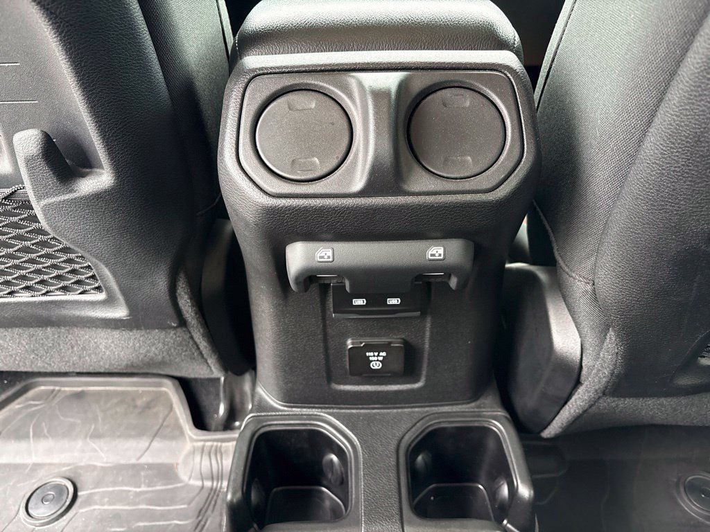 Used 2022 Jeep Wrangler Unlimited Rubicon w/ Dual Top Group AWD/4WD image 21