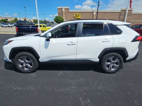 Used 2025 Toyota RAV4 XLE AWD/4WD image 6