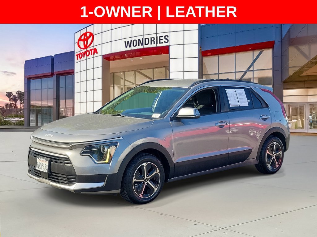 Used 2023 Kia Niro EX FWD image 2