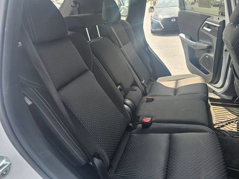 Used 2025 Mitsubishi Outlander ES FWD image 14