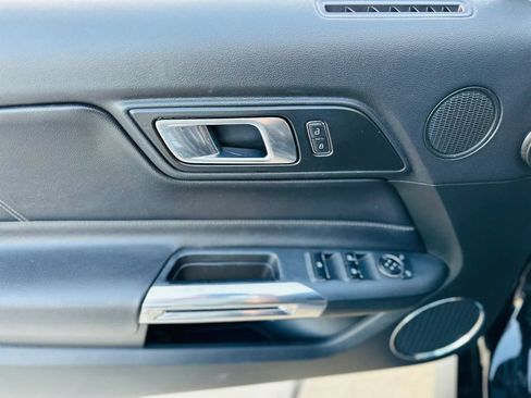 Used 2020 Ford Mustang Premium RWD image 7
