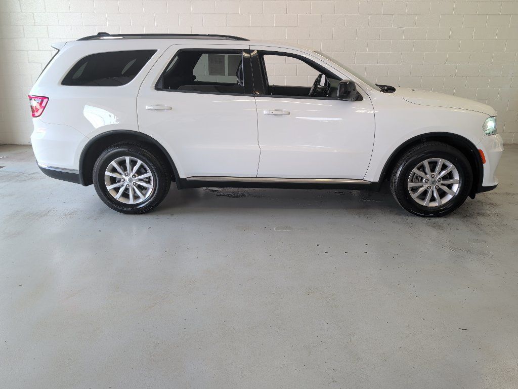 Used 2024 Dodge Durango SXT RWD image 2